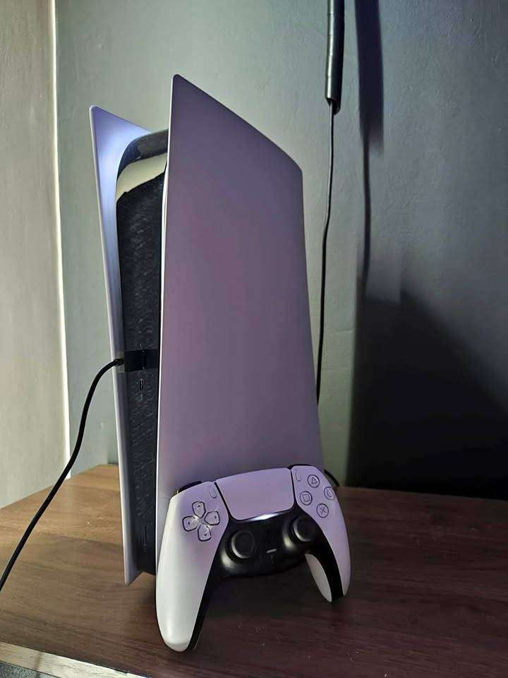 PlayStation 5 Digital Edition Console - 1x controller and cables