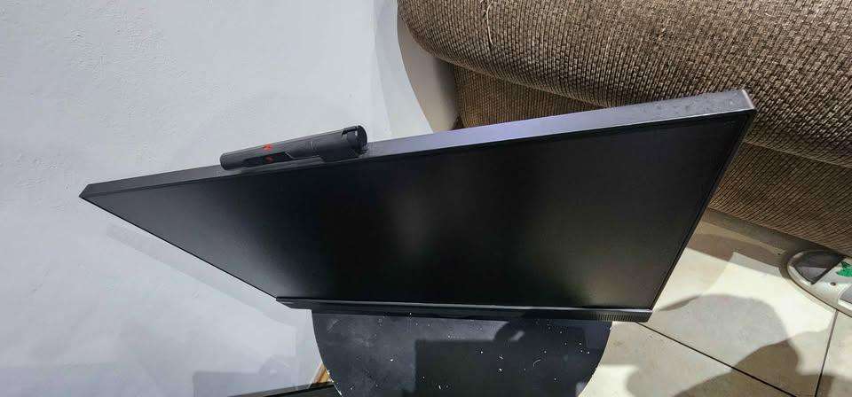 Lenovo M920z - All in One -Octa Core i7 9700, 16GB ddr4 ram, 1TB HDD- 24" display- windows 11