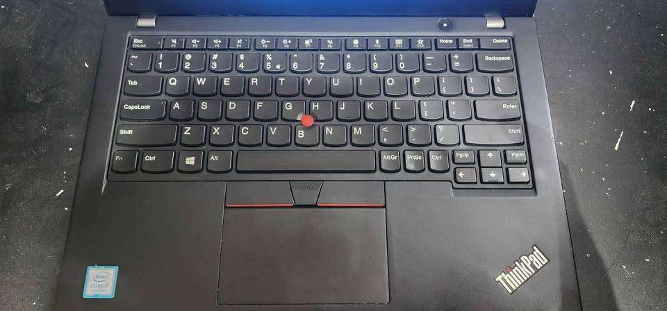 Lenovo ThinkPad X280- 12.5" - Quad core i7- 8th Gen, 8gb ddr4 ram, 256gb m.2 ssd - super slim