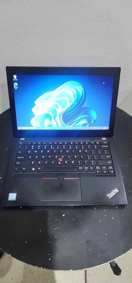 Lenovo ThinkPad X280- 12.5" - Quad core i7- 8th Gen, 8gb ddr4 ram, 256gb m.2 ssd - super slim