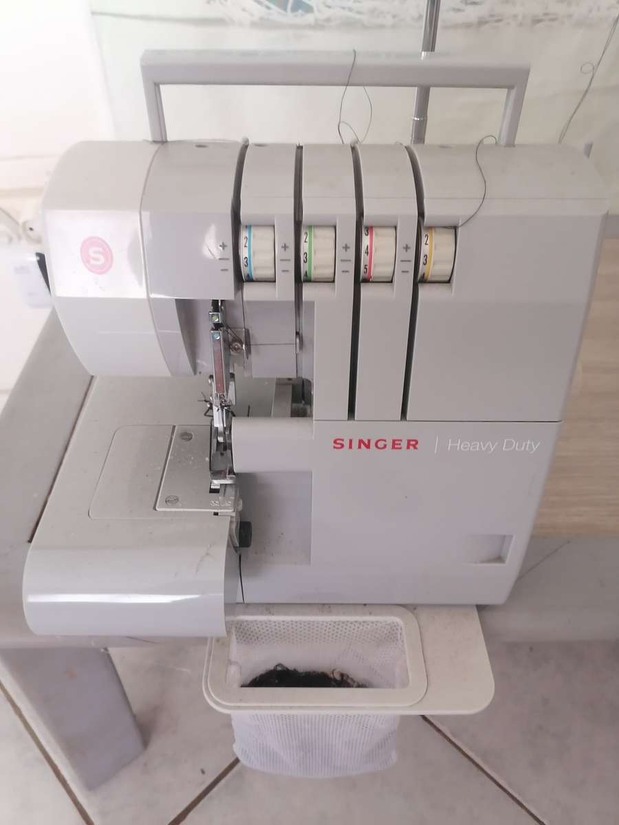 Singer Over-locker Heavy Duty 14HD854