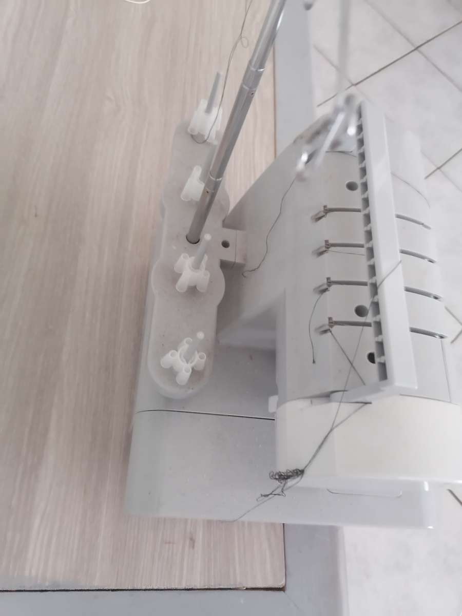 Singer Over-locker Heavy Duty 14HD854