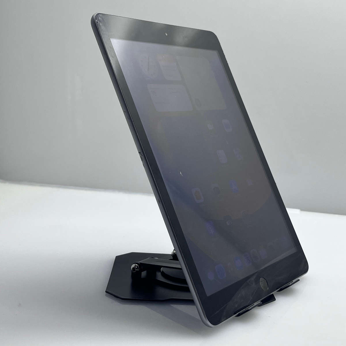 Apple ipad 9.7" 5TH Gen