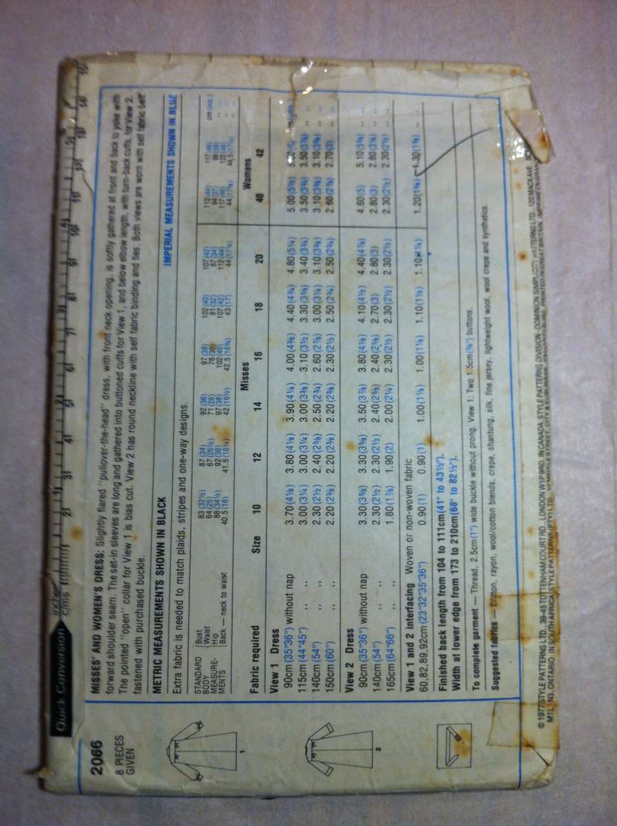 Style 2066 Pullover Dress. Size 14. Complete