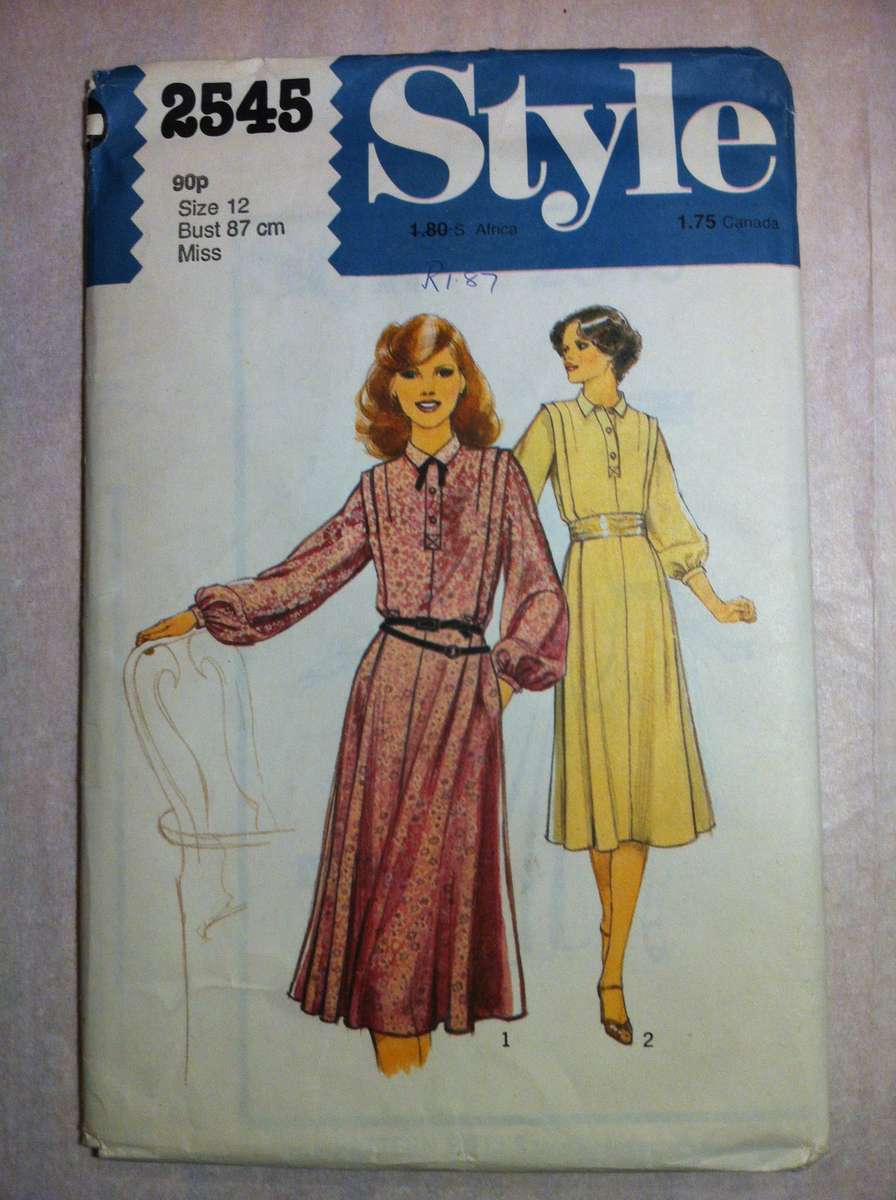 Style 2545 Pullover Flared Dress. Size 12. Complete Uncut F/F