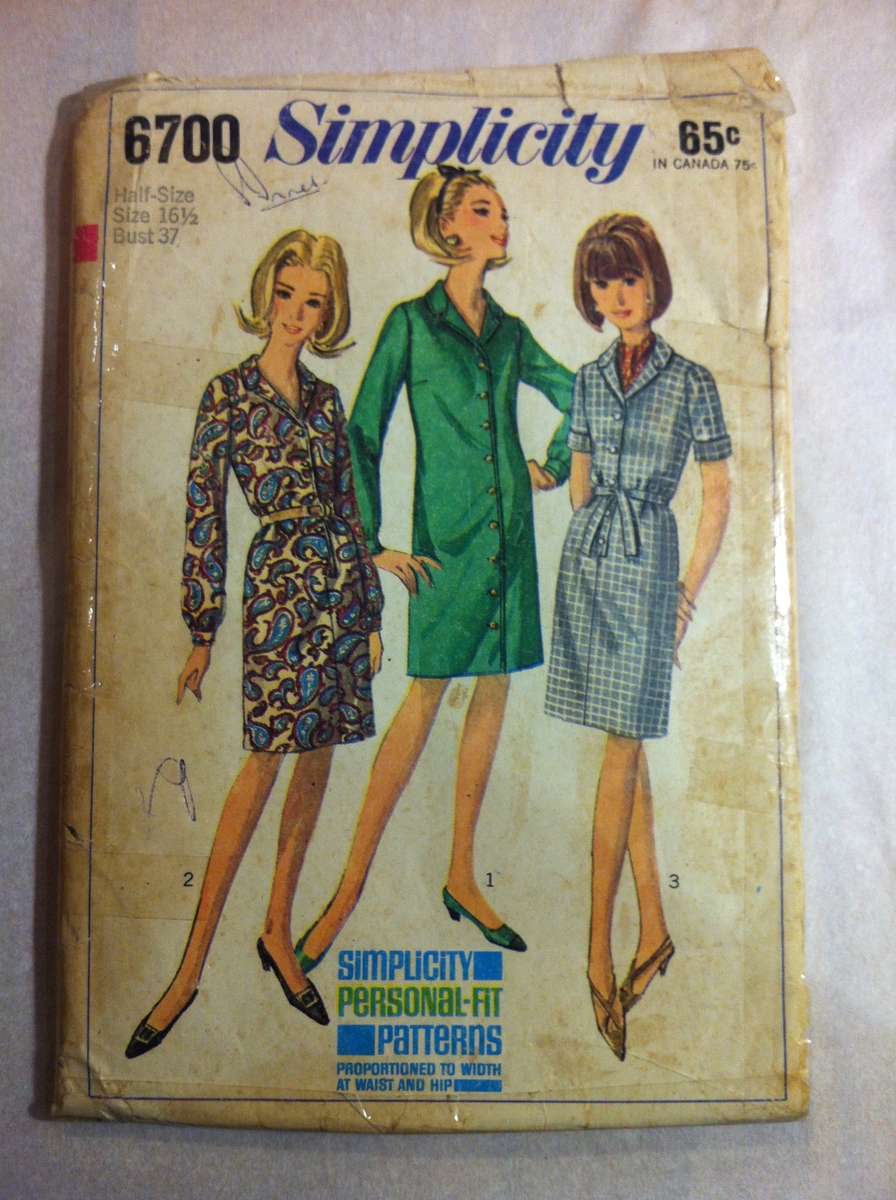 Simplicity 6700 Dress in Half Sizes. Size 16,5. Complete