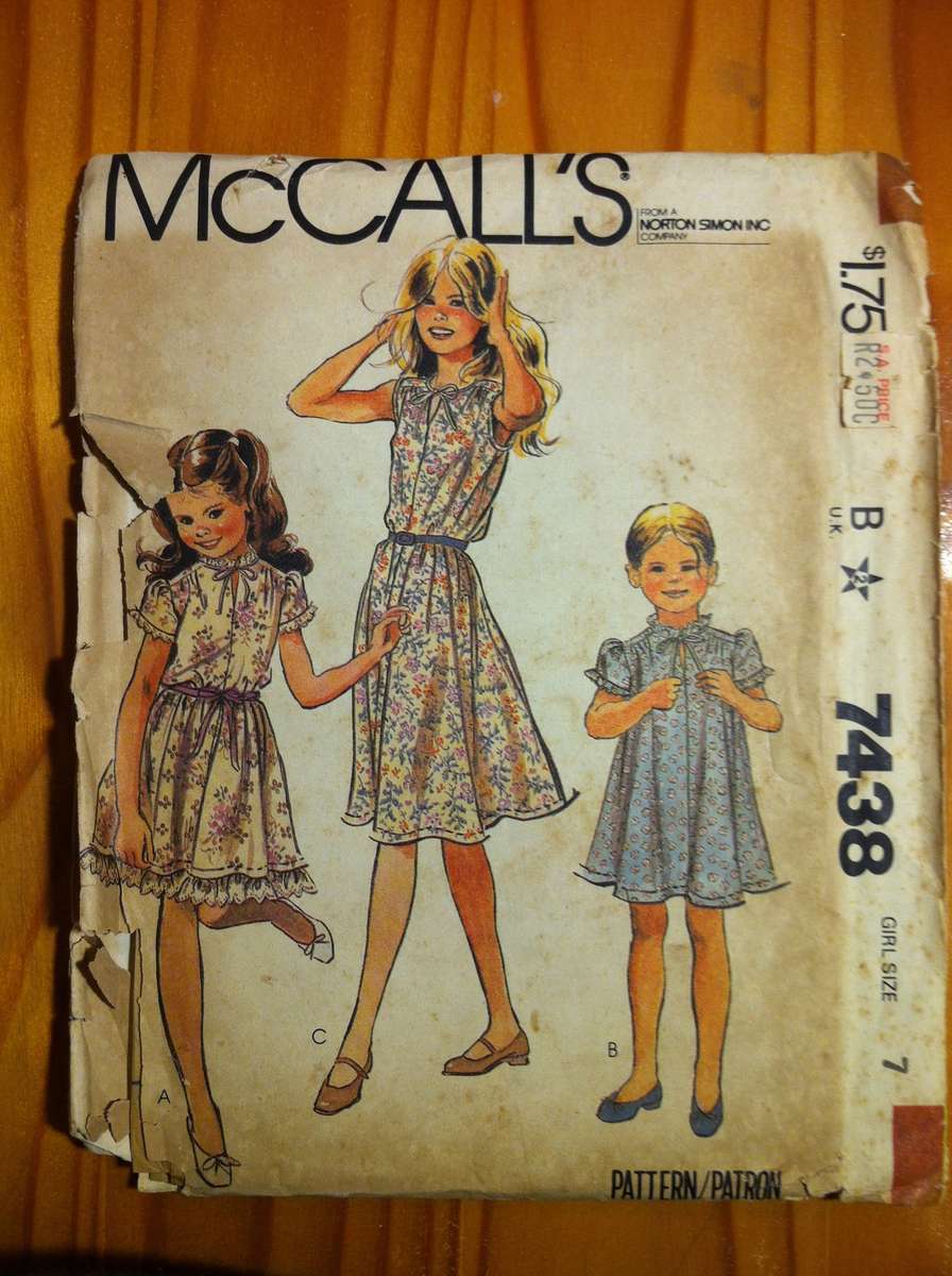 Mc Calls 7438 Girls Pullover Dress. Girls Size 7. Complete Uncut F/F