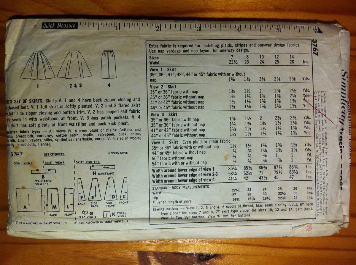 Simplicity 3767 Girls Set of Skirts. Waist 56 cm. Complete