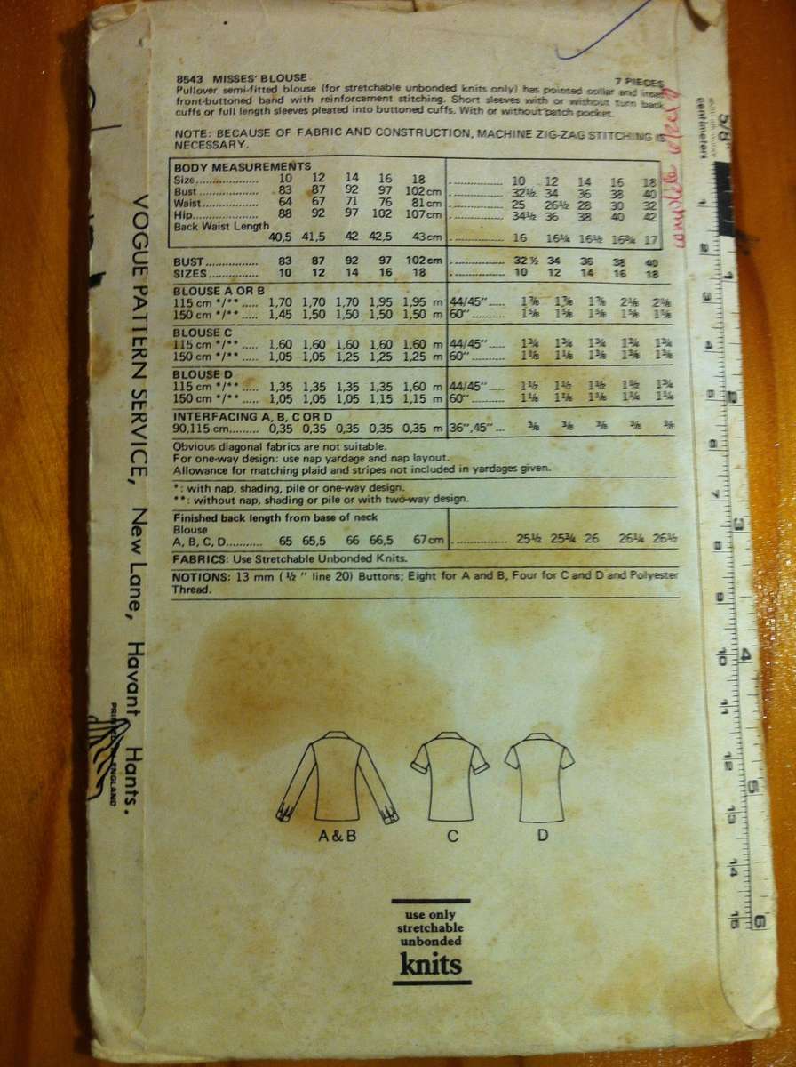 Vogue 8543 Pullover Semi Fitted Blouse. Size 12. Complete