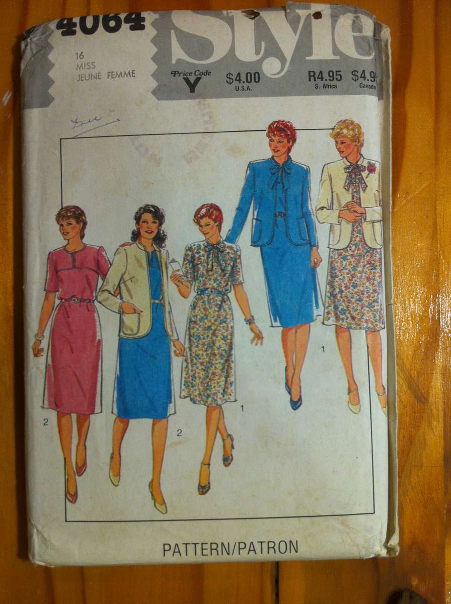 Style 4064 Women's Lined Jacket and Dress. Size 16. Complete. Uncut F/F