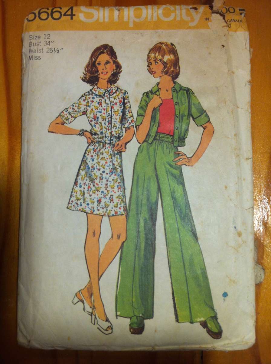 Simplicity 5664 Misses' Shirt Blouse, Mini Skirt and Pants. Size 12. Complete