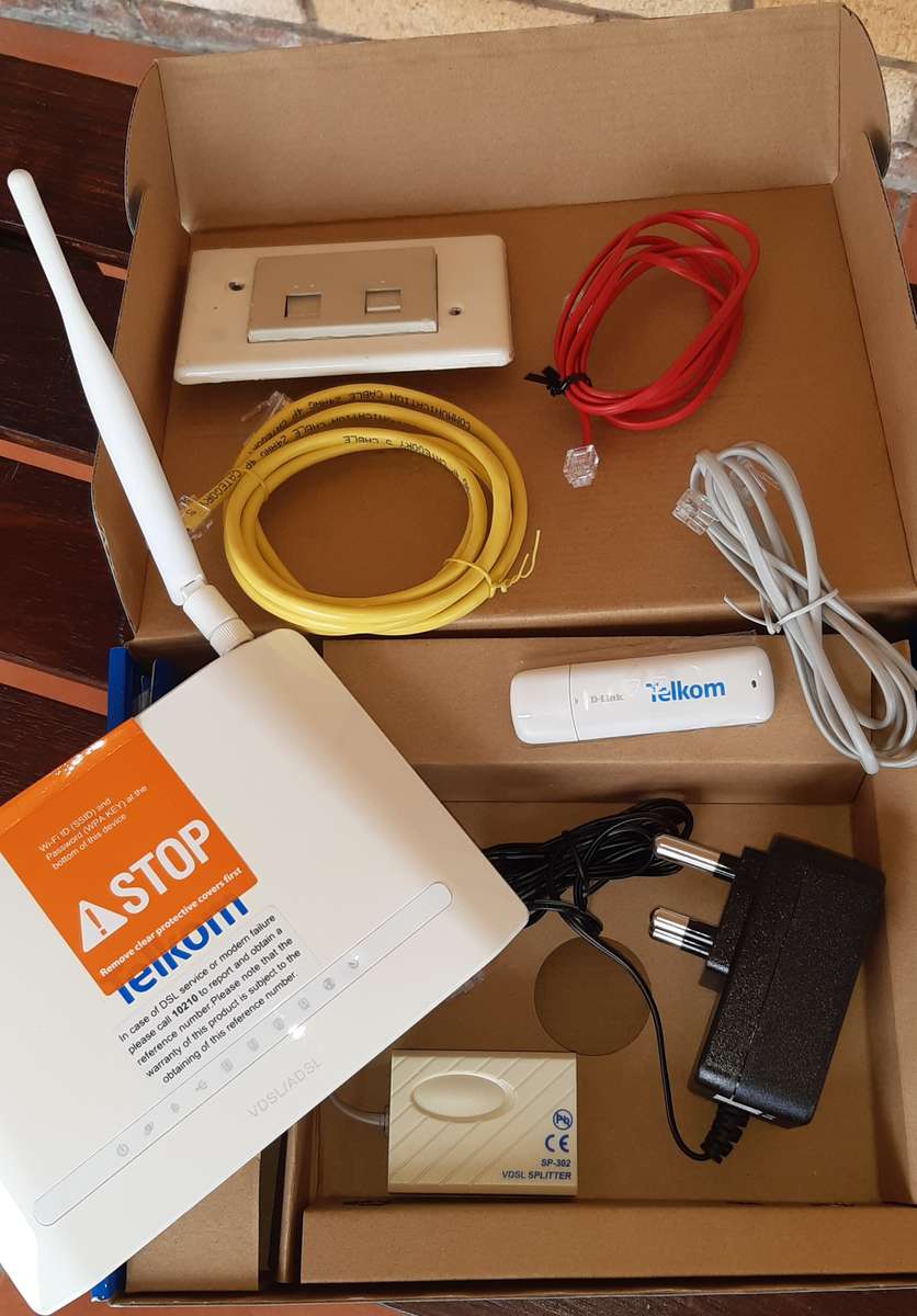 VDSL2 / ADSL2+Wireless N300 4-Port USB Router