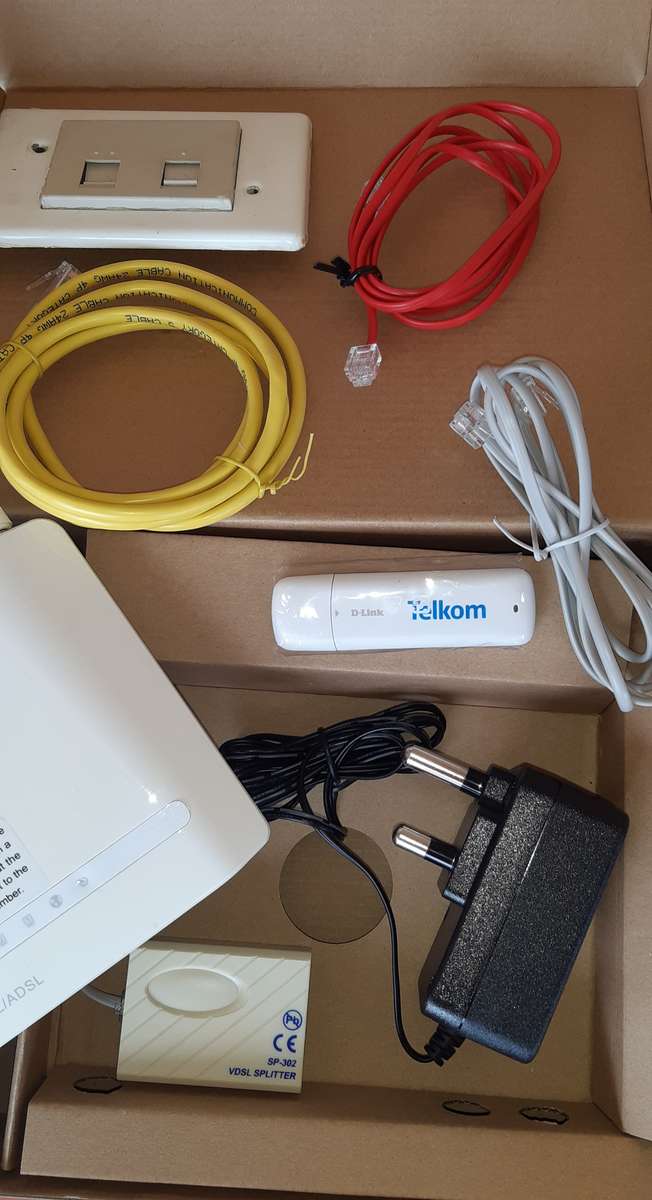 VDSL2 / ADSL2+Wireless N300 4-Port USB Router