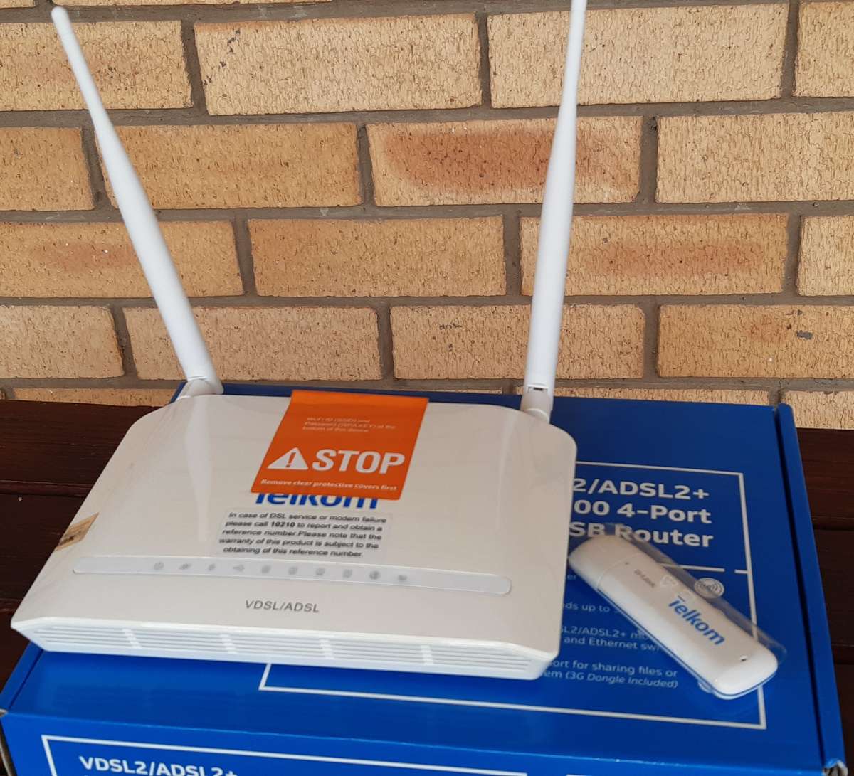 VDSL2 / ADSL2+Wireless N300 4-Port USB Router