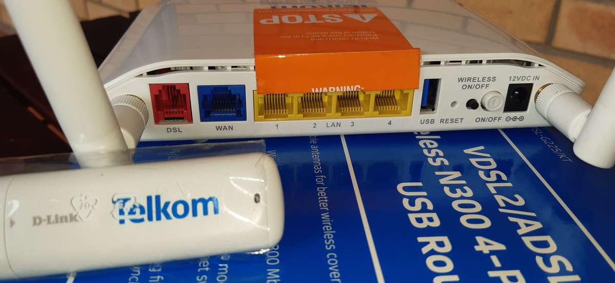 VDSL2 / ADSL2+Wireless N300 4-Port USB Router