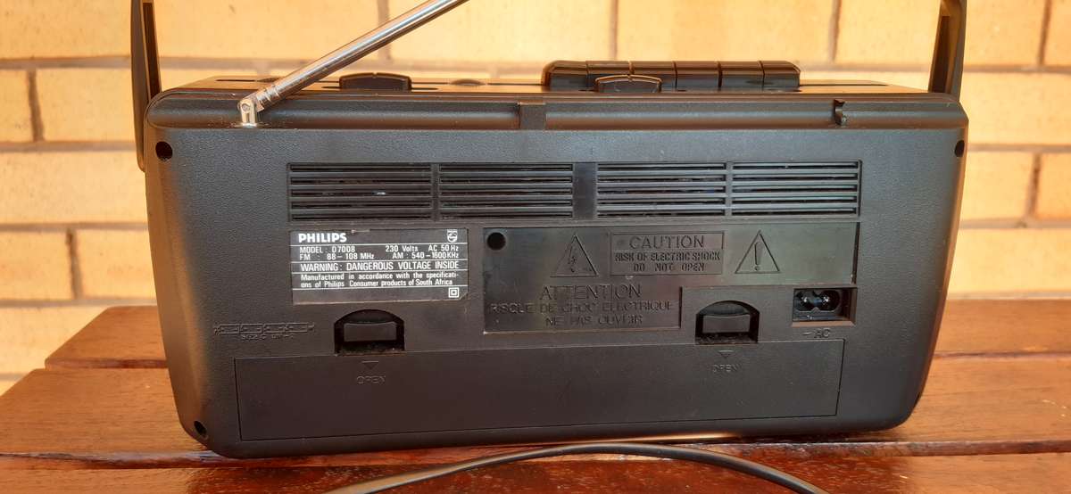 Vintage Philips D7008 Portable FM/AM Radio & Cassette Tape Player