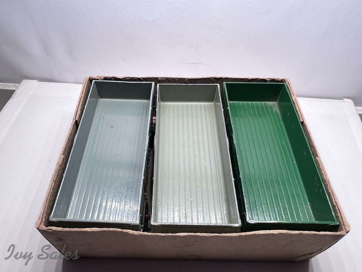 DINKY TOYS COMMERCIAL TRADE BOX #551 X3 TRAILERS WITH ORIGINAL BOX