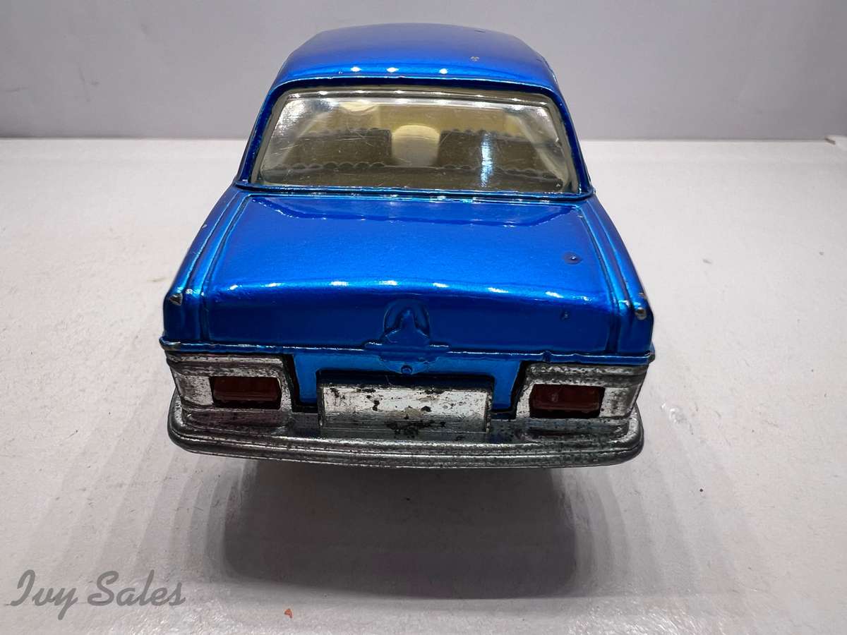 DINKY TOYS #160 MERCEDES-BENZ 250 SE WITH ORIGINAL BOX