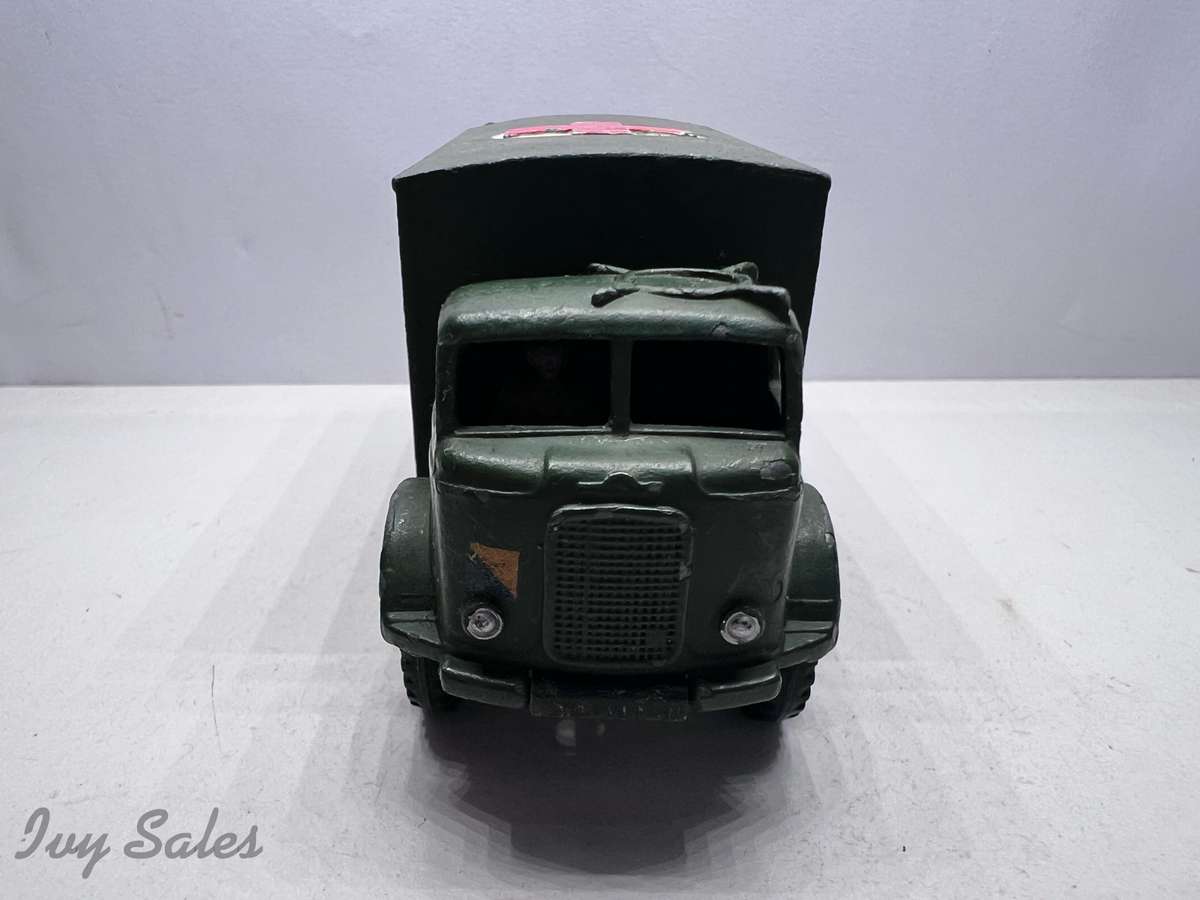 DINKY TOYS #626 FORDSON MILITARY AMBULANCE