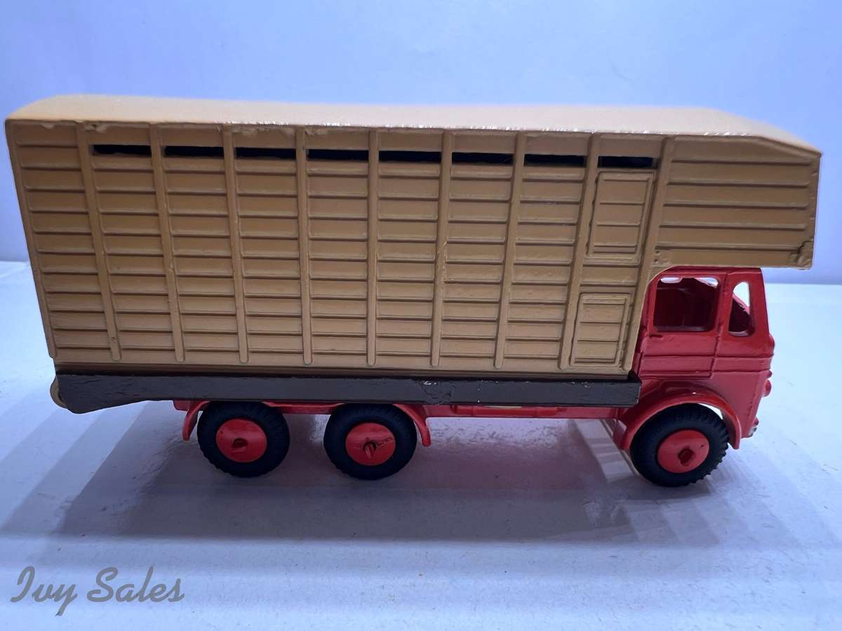 Budgie Toys #220 - Leyland Hippo-20H9 Livestock Transporter Truck