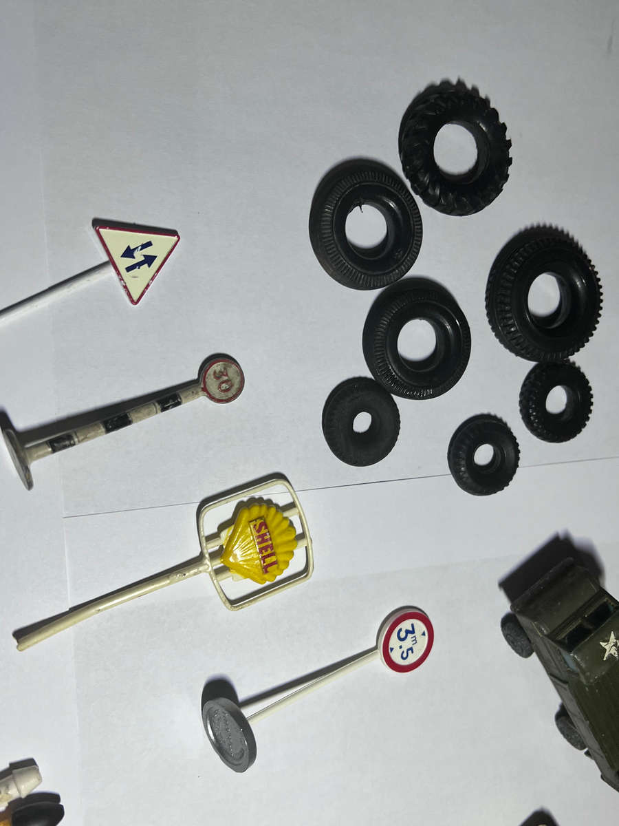 Matchbox and Accessory Lot