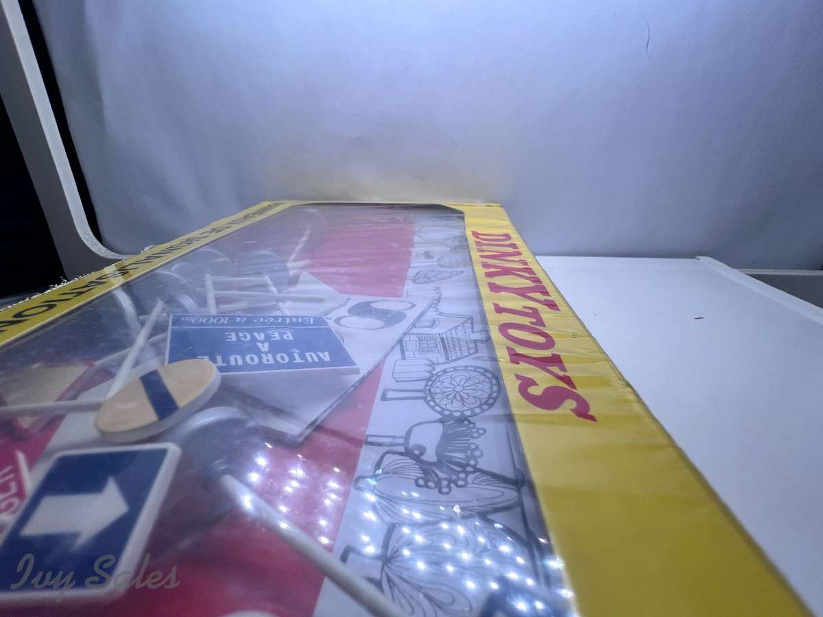 Atlas Editions - Dinky Toys #593 - French Road Sign Set - Sealed