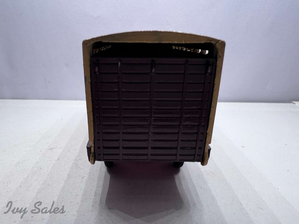 Budgie Toys #220 - Leyland Hippo-20H9 Livestock Transporter Truck