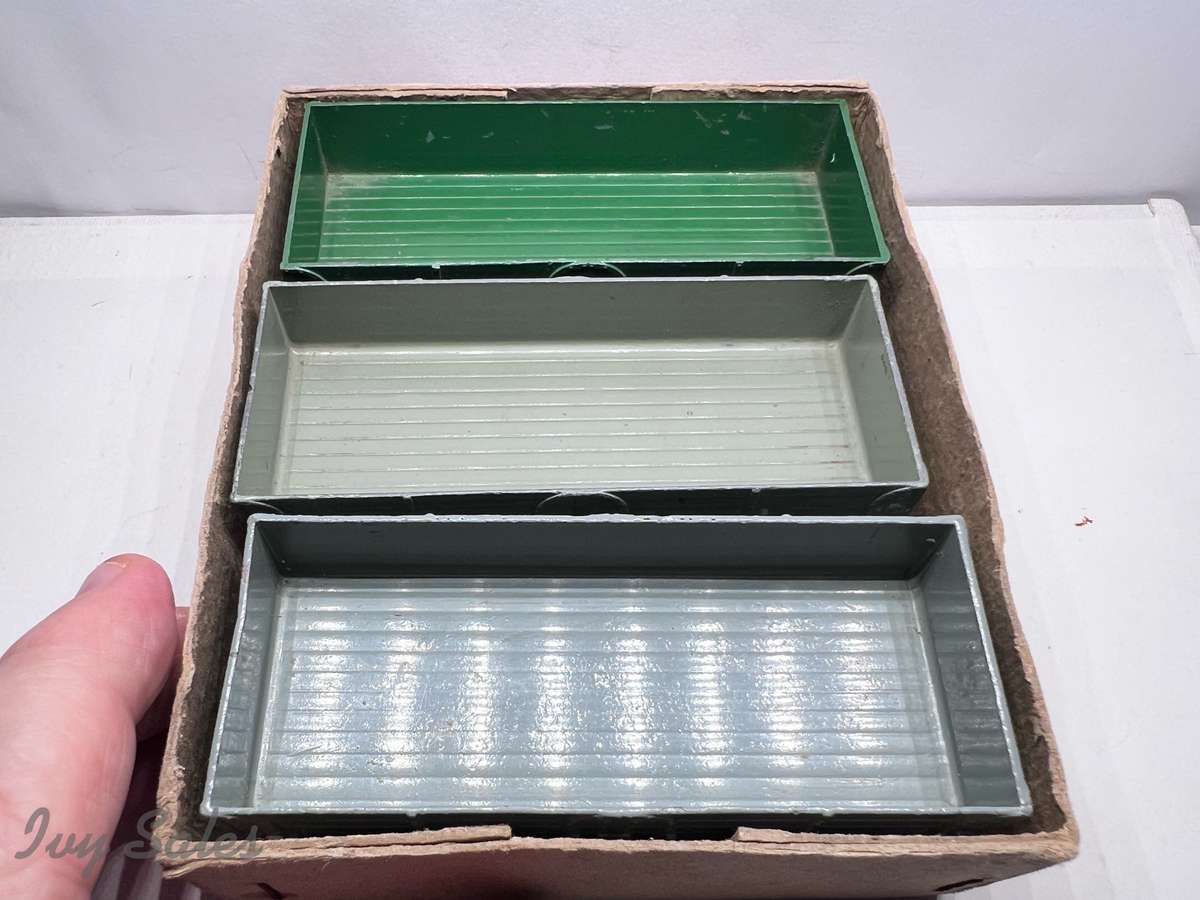 DINKY TOYS COMMERCIAL TRADE BOX #551 X3 TRAILERS WITH ORIGINAL BOX