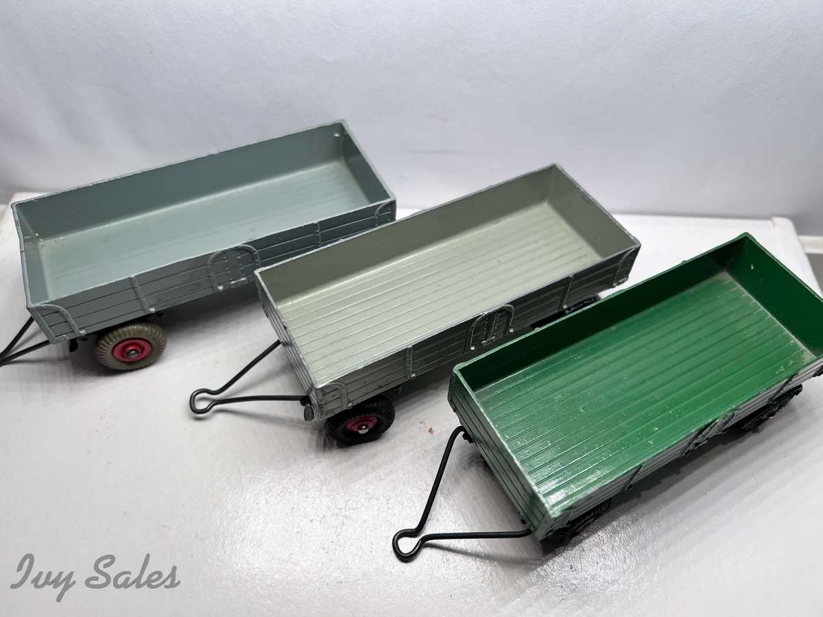 DINKY TOYS COMMERCIAL TRADE BOX #551 X3 TRAILERS WITH ORIGINAL BOX