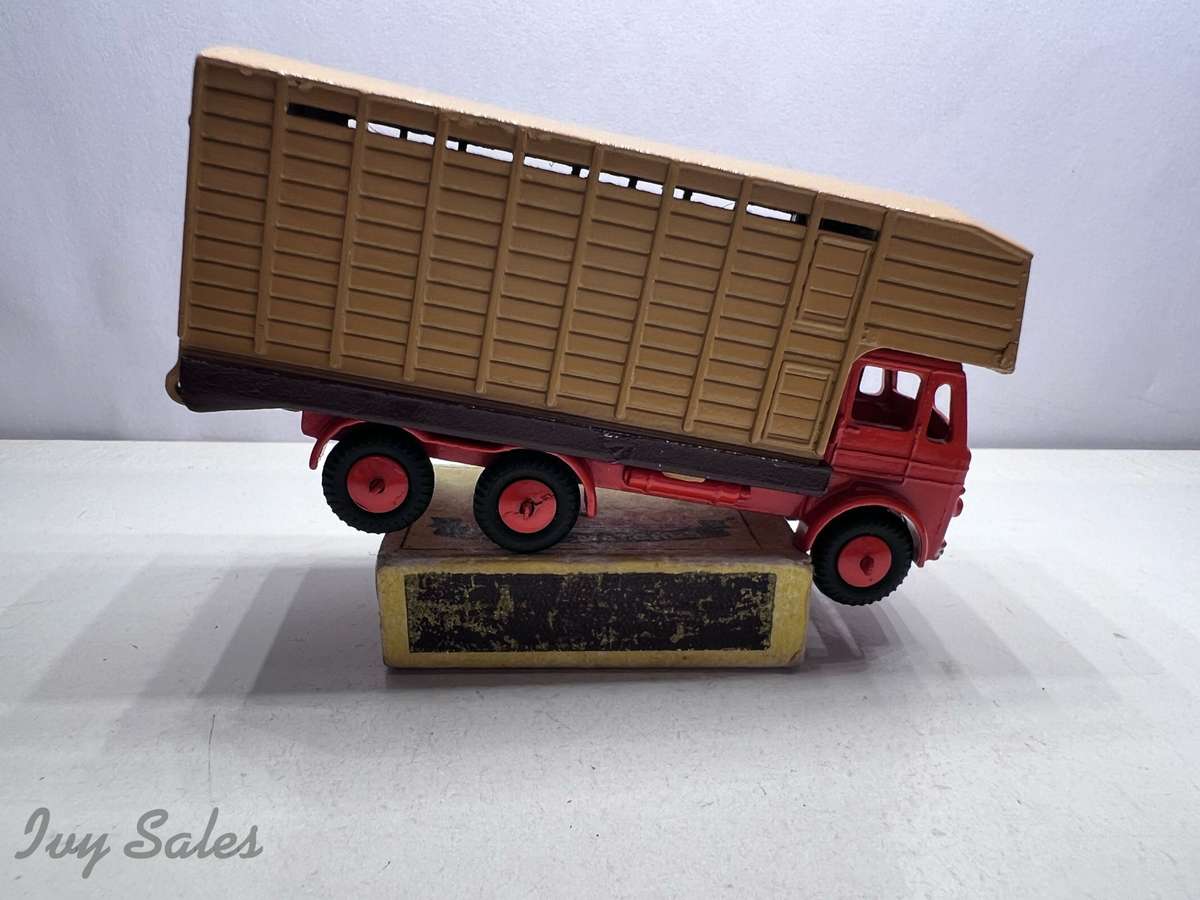 Budgie Toys #220 - Leyland Hippo-20H9 Livestock Transporter Truck