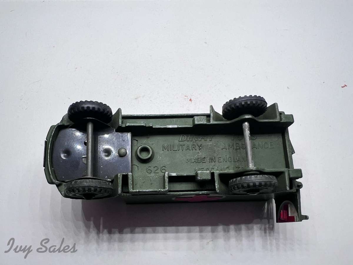 DINKY TOYS #626 FORDSON MILITARY AMBULANCE