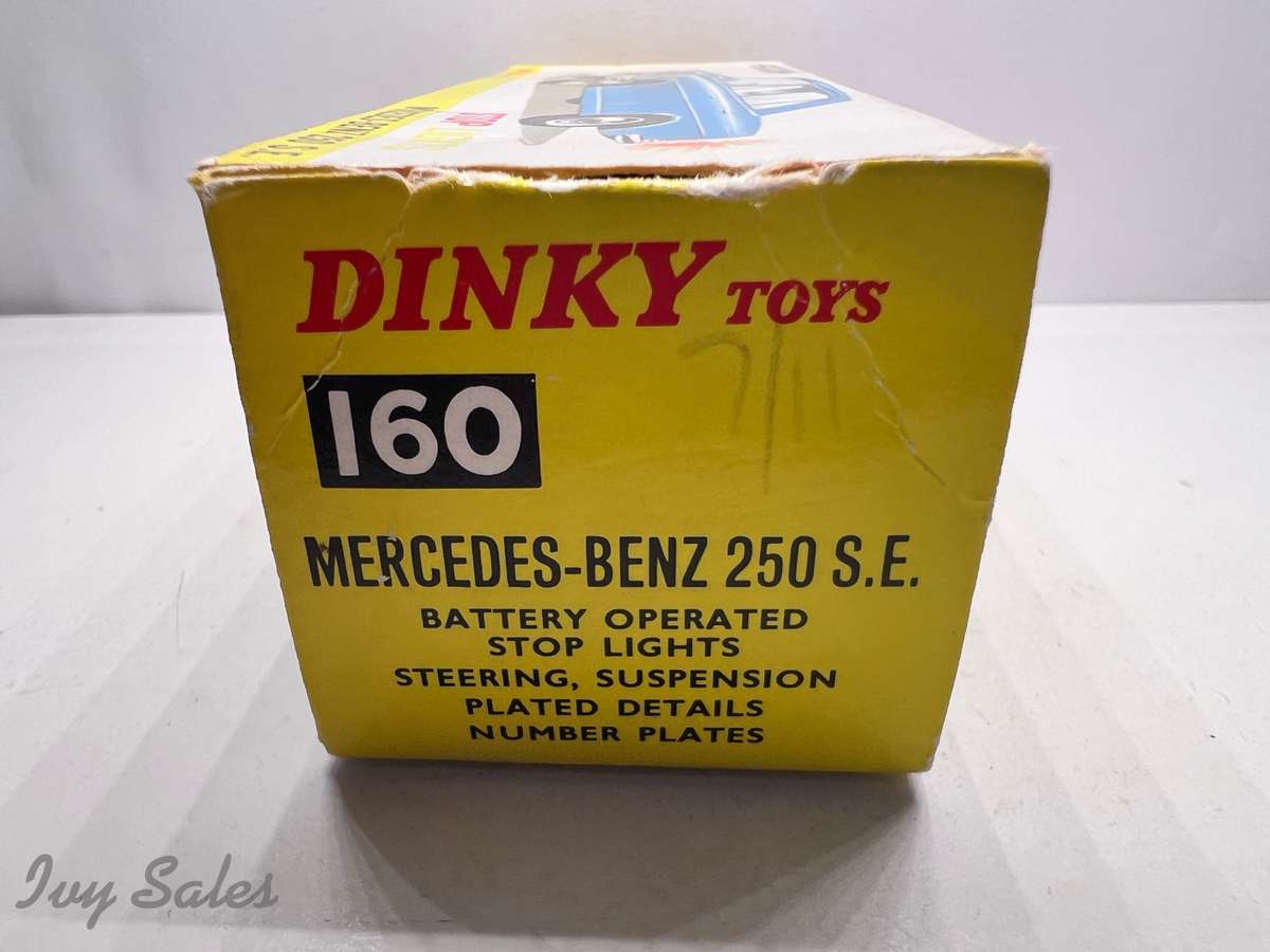 DINKY TOYS #160 MERCEDES-BENZ 250 SE WITH ORIGINAL BOX