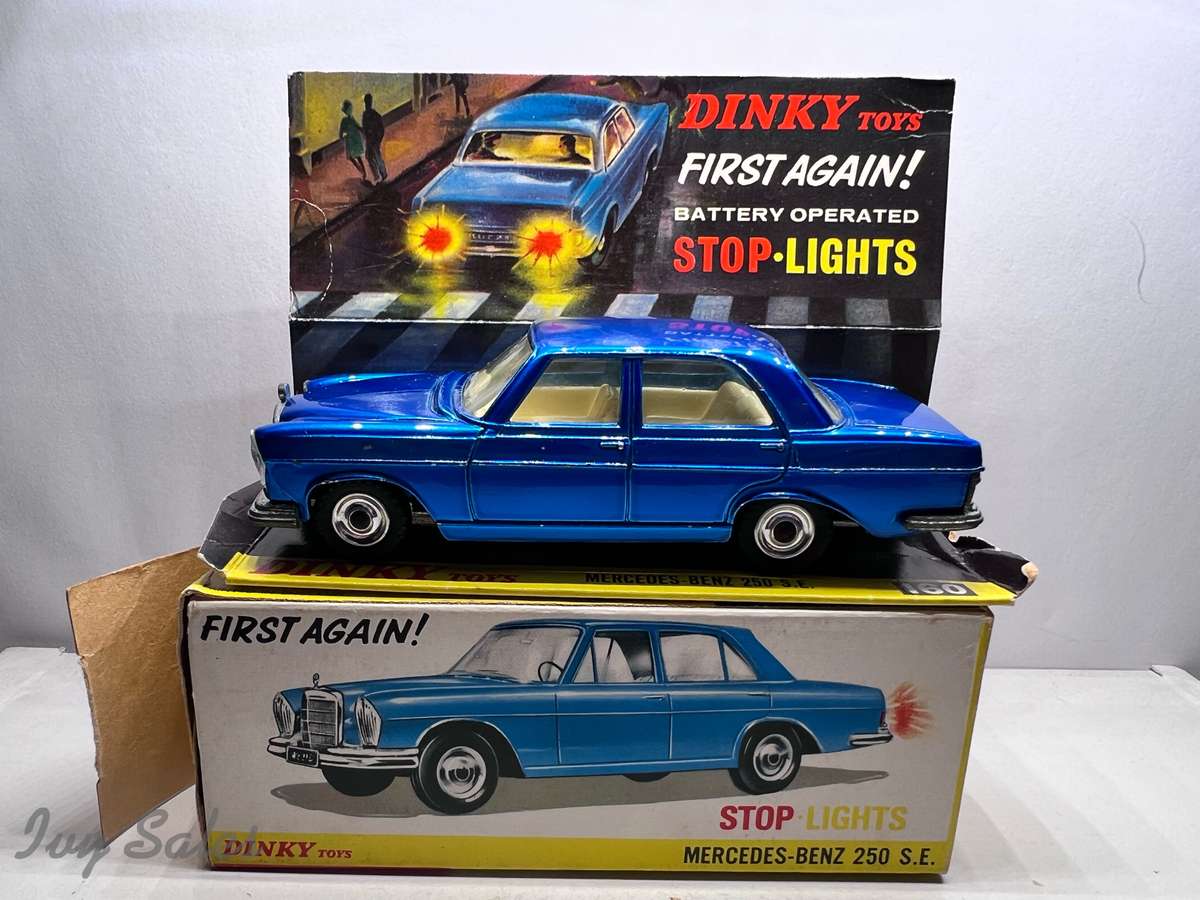 DINKY TOYS #160 MERCEDES-BENZ 250 SE WITH ORIGINAL BOX
