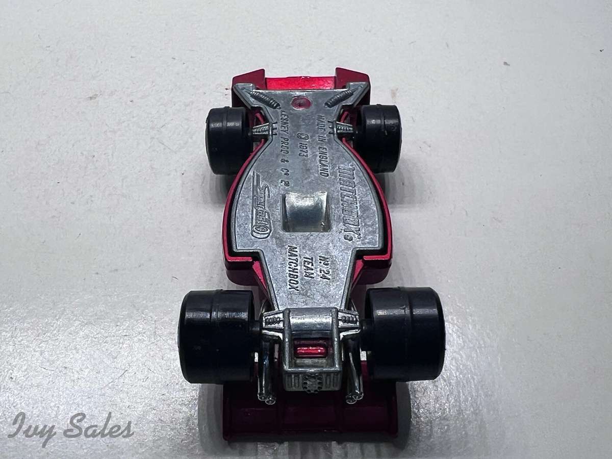 MATCHBOX SUPERFAST #24 Team Matchbox