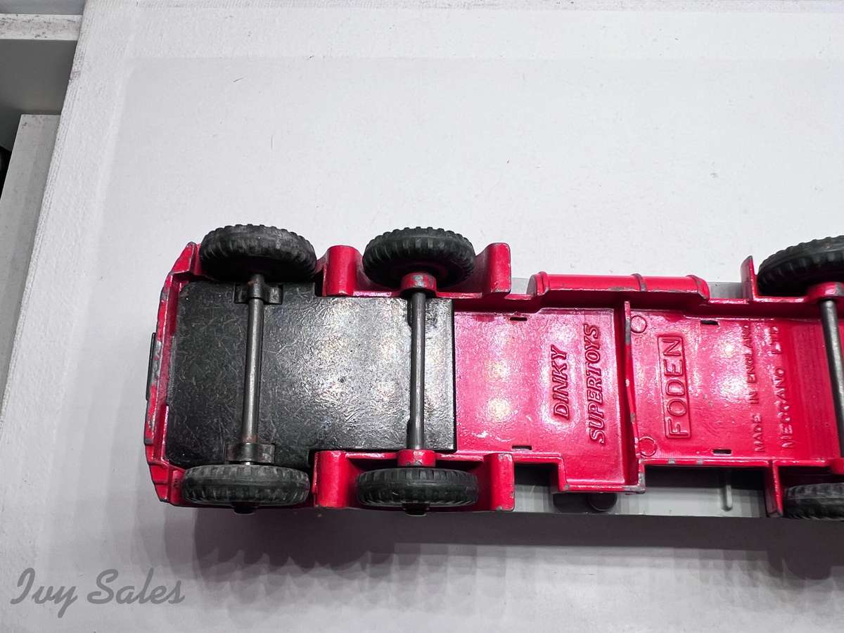 Dinky Toys #905 Foden Flat Truck with Chains
