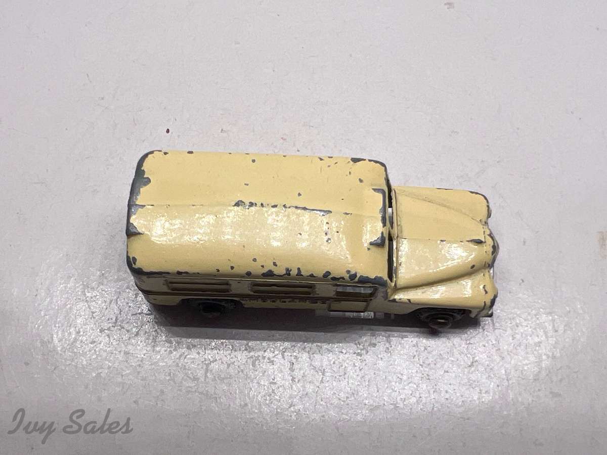 Matchbox #14 Daimler Ambulance