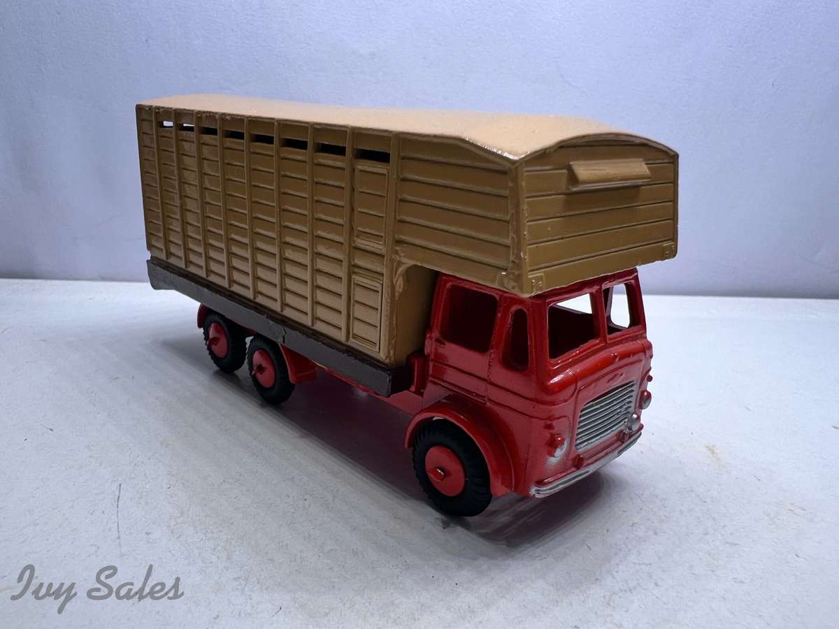 Budgie Toys #220 - Leyland Hippo-20H9 Livestock Transporter Truck