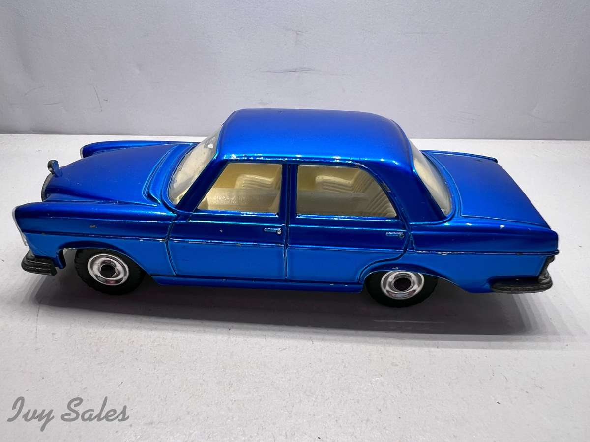 DINKY TOYS #160 MERCEDES-BENZ 250 SE WITH ORIGINAL BOX