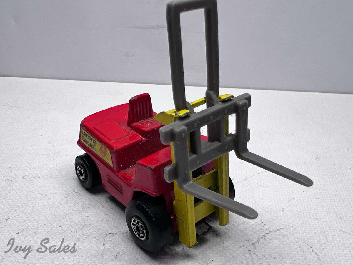 MATCHBOX SUPERFAST #15 LANSING BAGNALL FORK LIFT