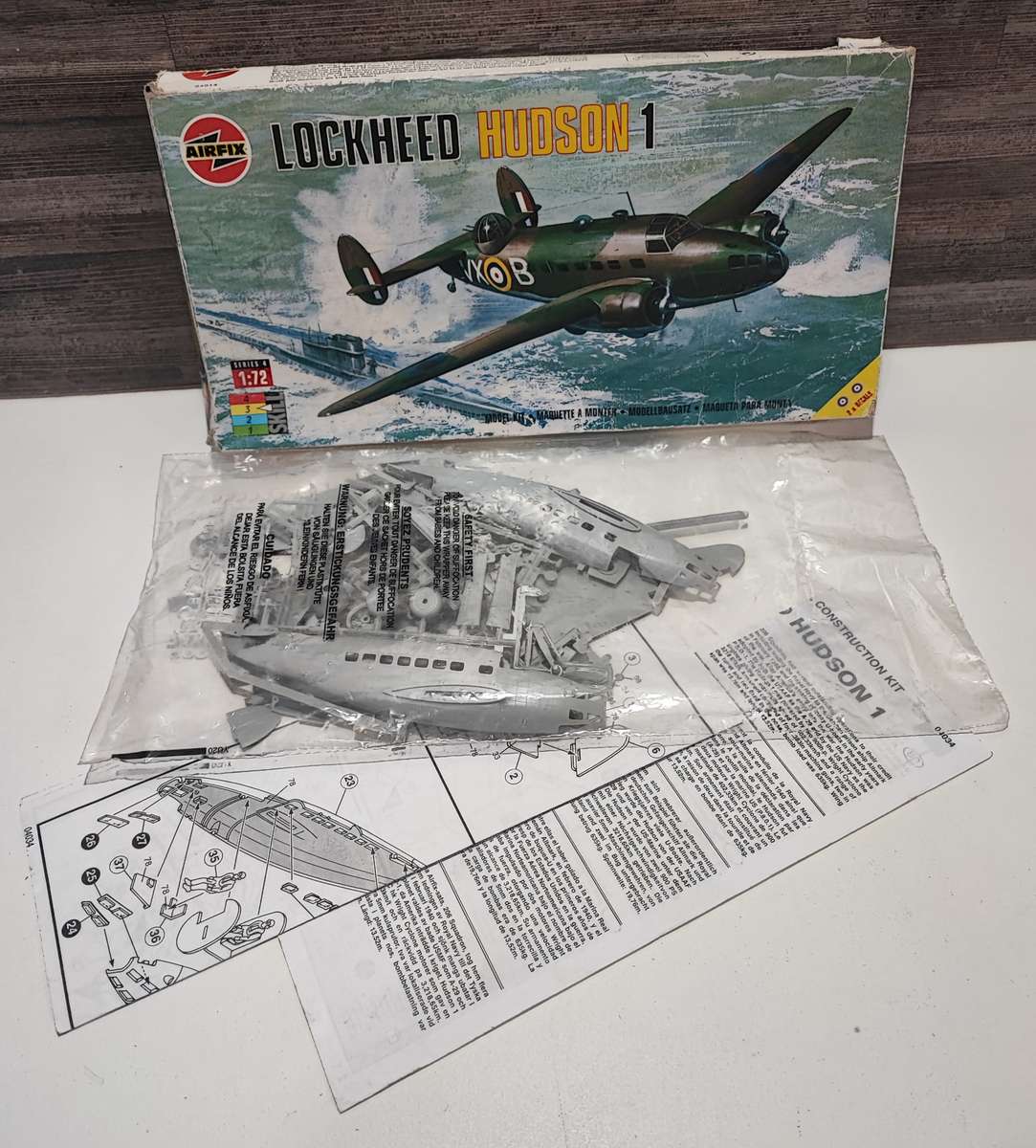 Vintage Airfix Lockheed Hudson 1 Aircraft Kit Scale 1:72