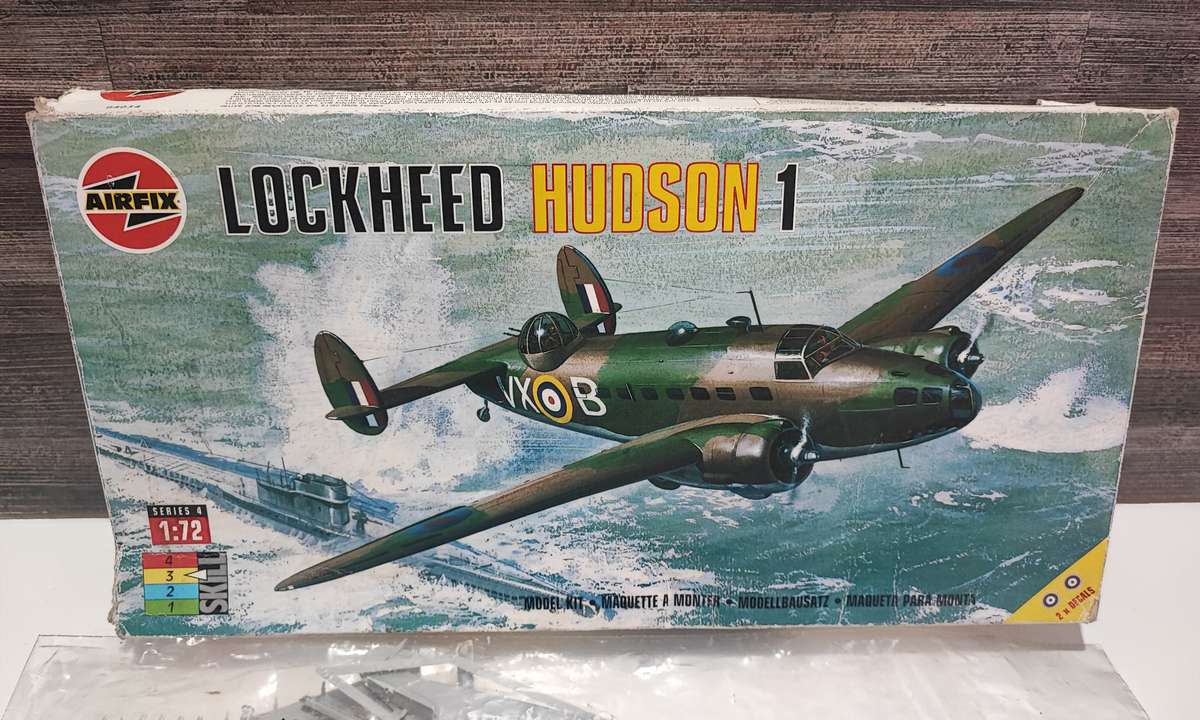 Vintage Airfix Lockheed Hudson 1 Aircraft Kit Scale 1:72