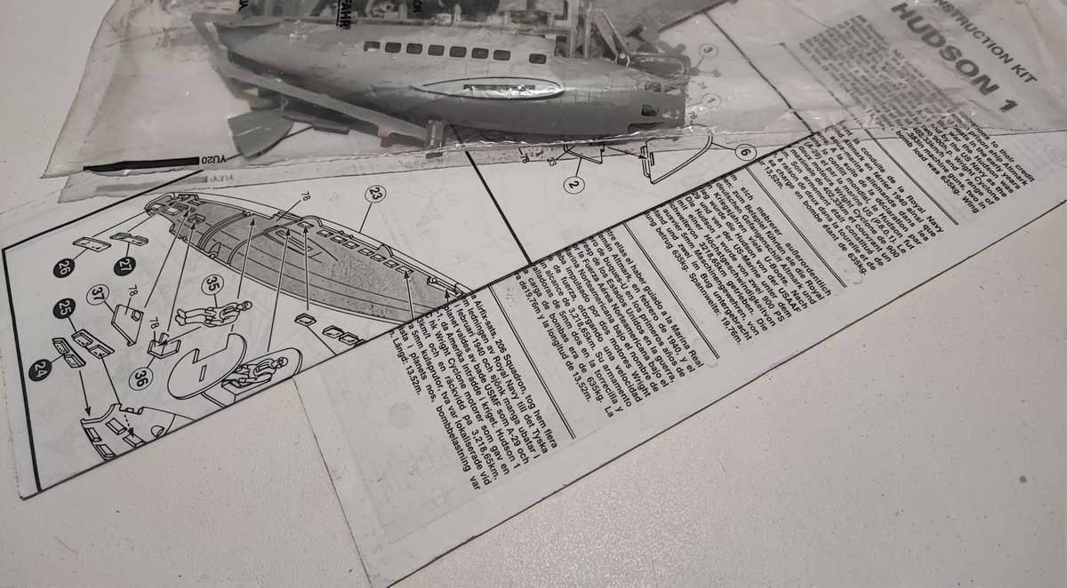 Vintage Airfix Lockheed Hudson 1 Aircraft Kit Scale 1:72