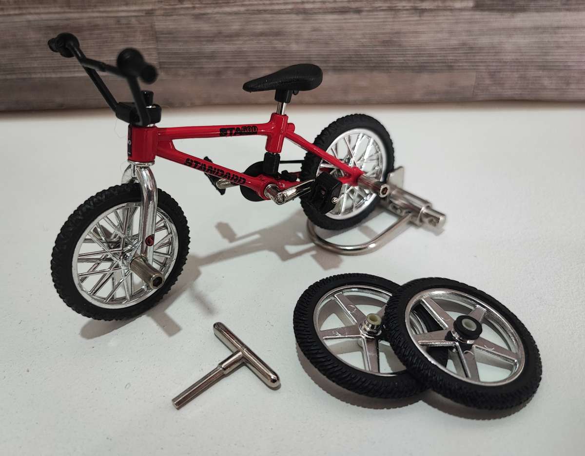 1999 Flick Trix Standard(Red) Finger BMX with Accessories