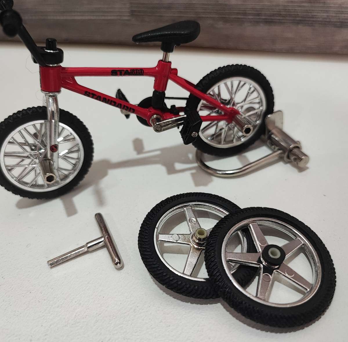 1999 Flick Trix Standard(Red) Finger BMX with Accessories