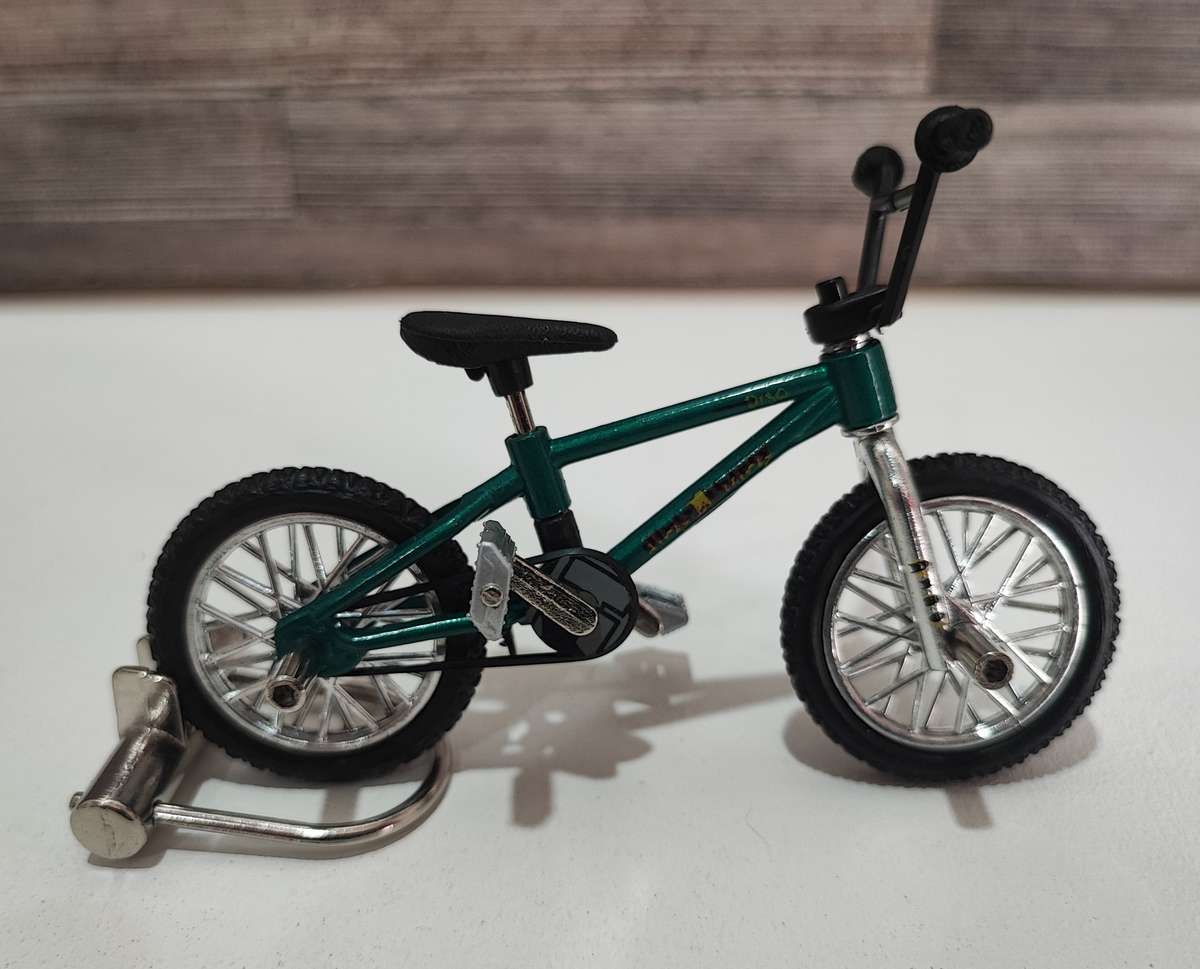 1999 Flick Trix Dirty One Thirty(Dark Green) Finger BMX with Accessories