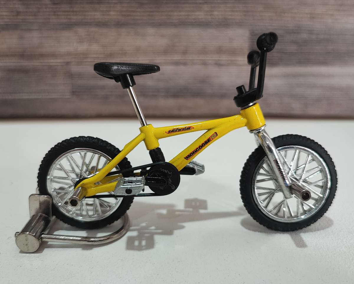 1999 Flick Trix Mongoose(Yellow) Finger BMX with Accessories