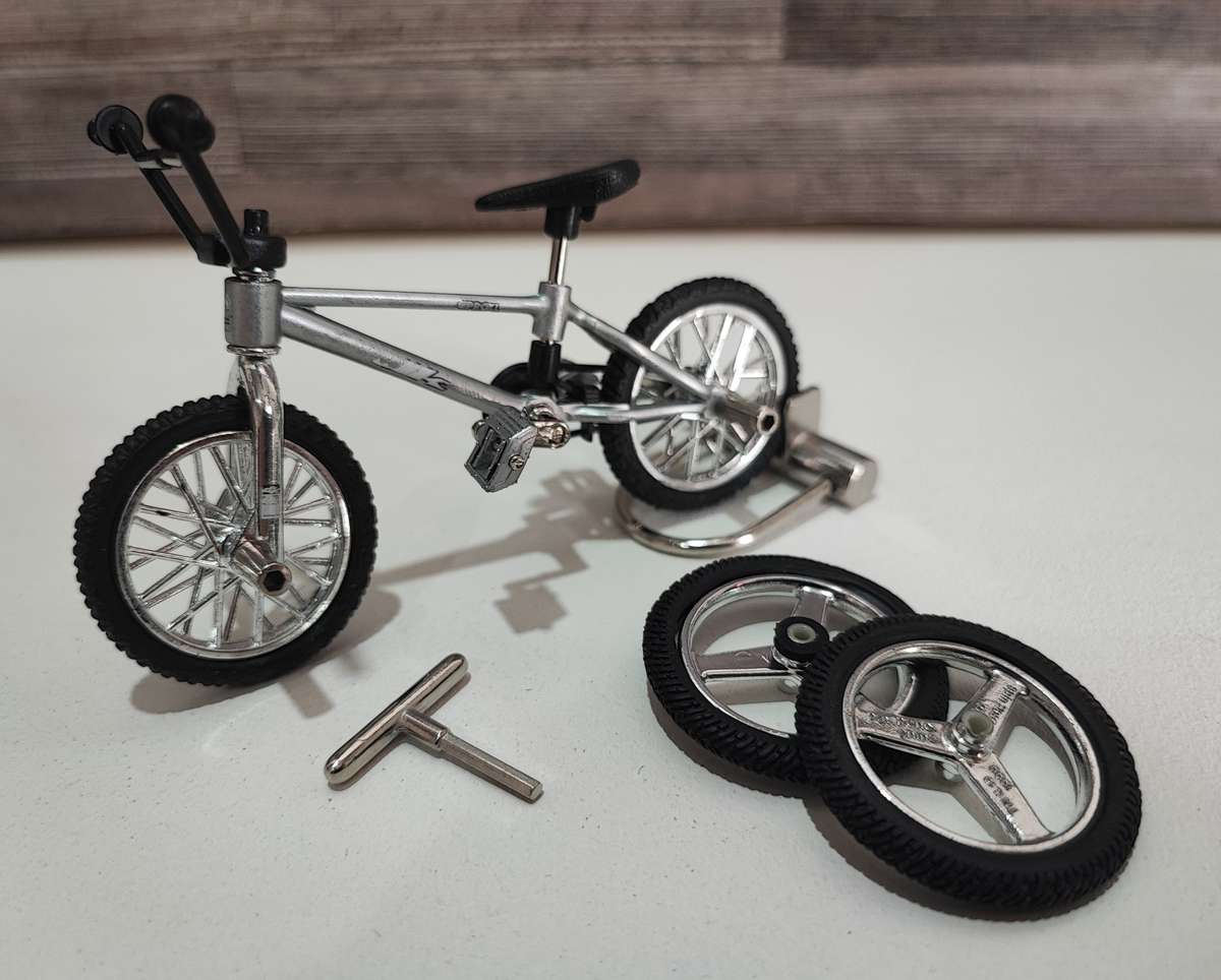 1999 Flick Trix DK Bicycles(Silver) Finger BMX with Accessories