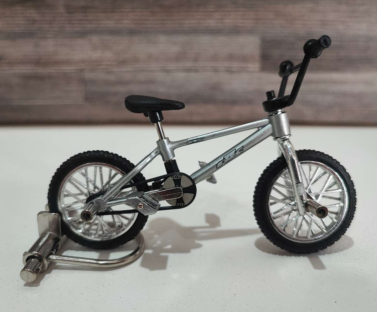1999 Flick Trix DK Bicycles(Silver) Finger BMX with Accessories