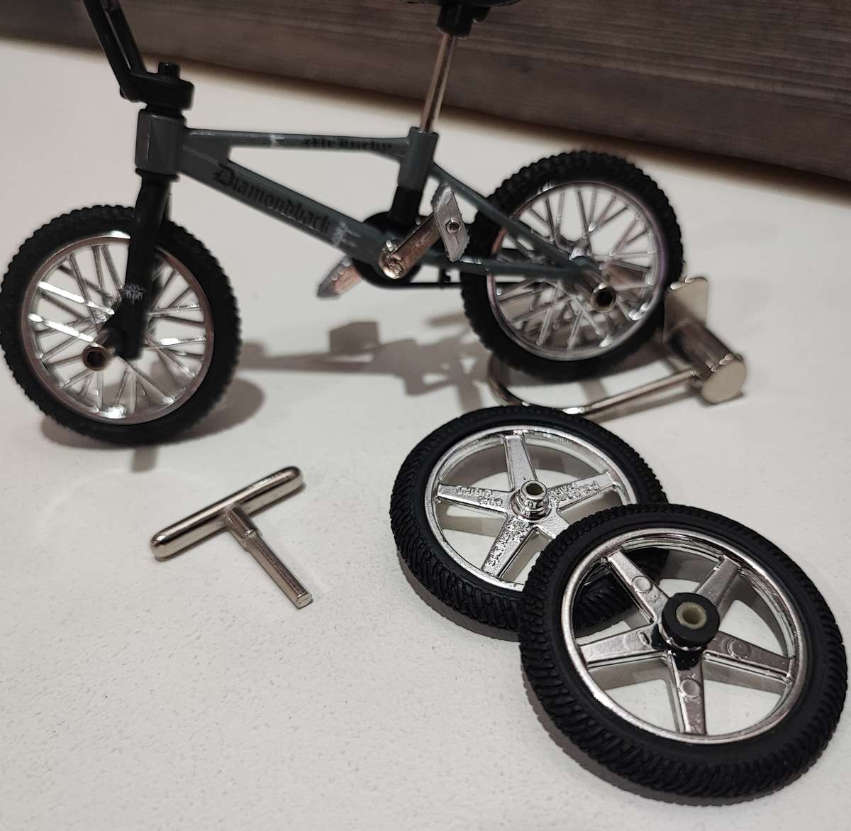 1999 Flick Trix Diamondback(Grey) Finger BMX with Accessories