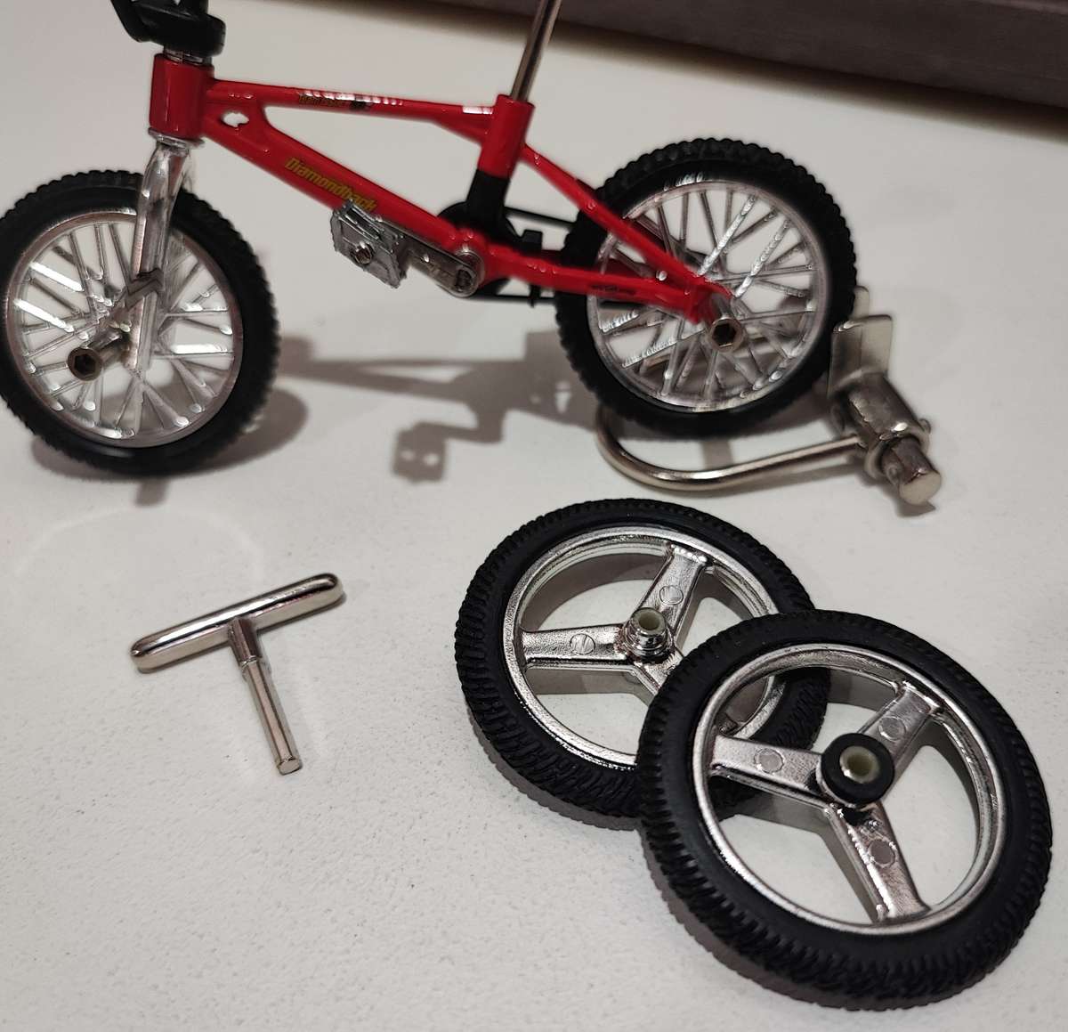 1999 Flick Trix Diamondback(Red) Finger BMX with Accessories